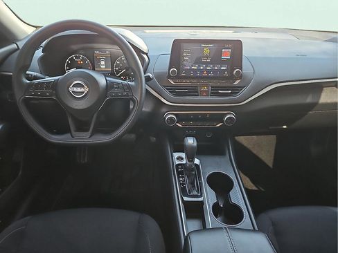 Used 2025 Nissan Altima 2.5 S image 11