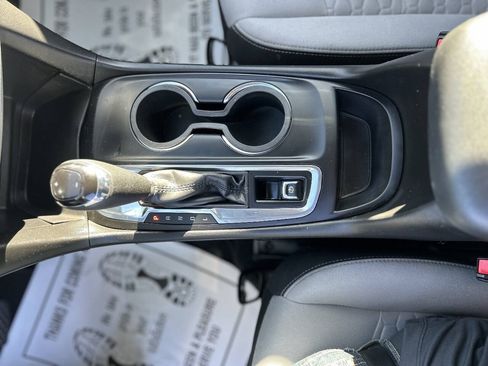 Used 2021 Chevrolet Equinox LS FWD image 14