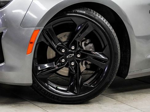 Used 2021 Chevrolet Camaro LT w/ Technology Package image 3