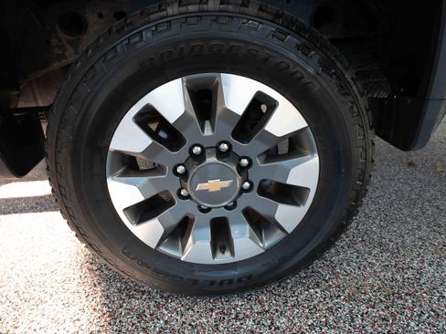 Used 2021 Chevrolet Silverado 2500 Custom w/ Custom Value Package image 28