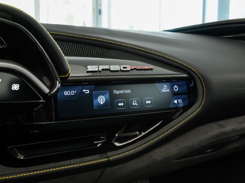 Used 2024 Ferrari SF90 Spider image 30