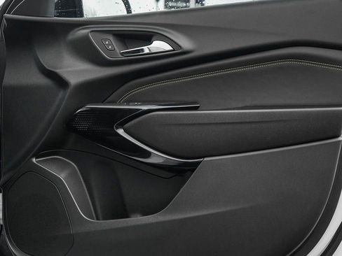 New 2026 Chevrolet Trax LT w/ Driver Confidence Package FWD image 9