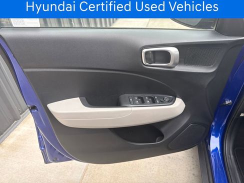 Certified 2025 Hyundai Venue SEL FWD image 12