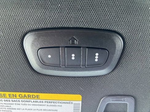 Certified 2025 Jeep Grand Cherokee Limited w/ Black Appearance Package image 32