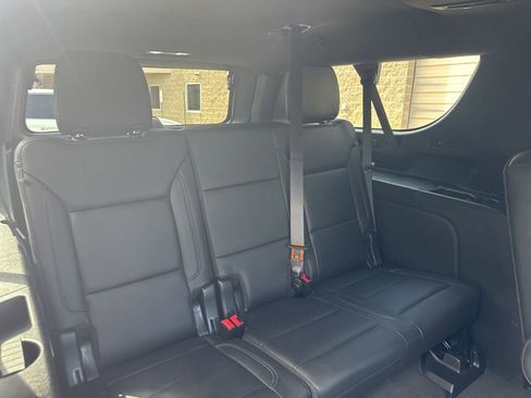Used 2021 Chevrolet Suburban Z71 w/ Z71 Signature Package AWD/4WD image 31