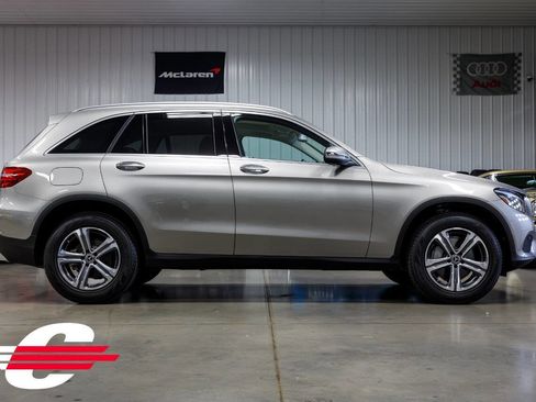 Used 2019 Mercedes-Benz GLC 300 4MATIC image 2