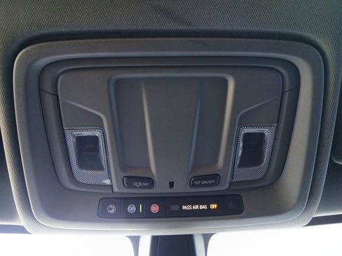 Used 2020 GMC Sierra 1500 SLE w/ SLE Value Package AWD/4WD image 7