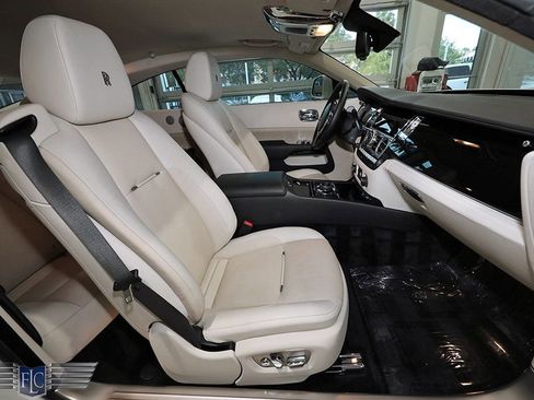 Used 2015 Rolls-Royce Wraith RWD image 16