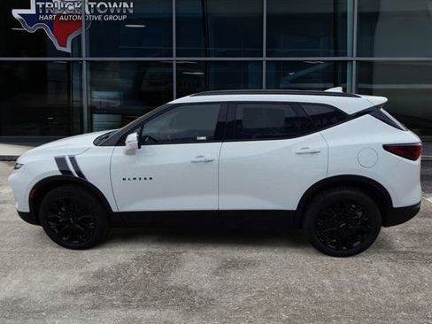 New 2026 Chevrolet Blazer LT w/ LPO, Black Sport Package AWD/4WD image 7
