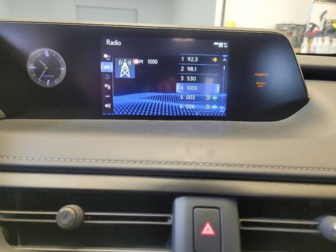 Used 2022 Lexus UX 200 w/ Accessory Package (Z2) FWD image 25