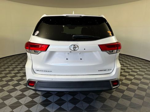 Used 2018 Toyota Highlander Limited Platinum image 6