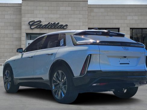 New 2026 Cadillac Lyriq Signature Luxury image 4