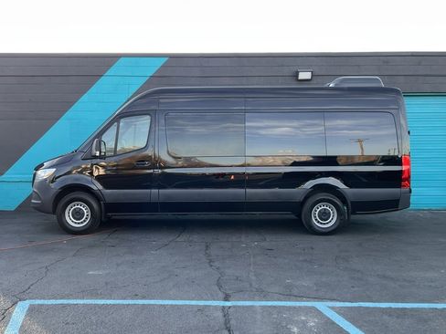 Used 2024 Mercedes-Benz Sprinter 2500 image 13