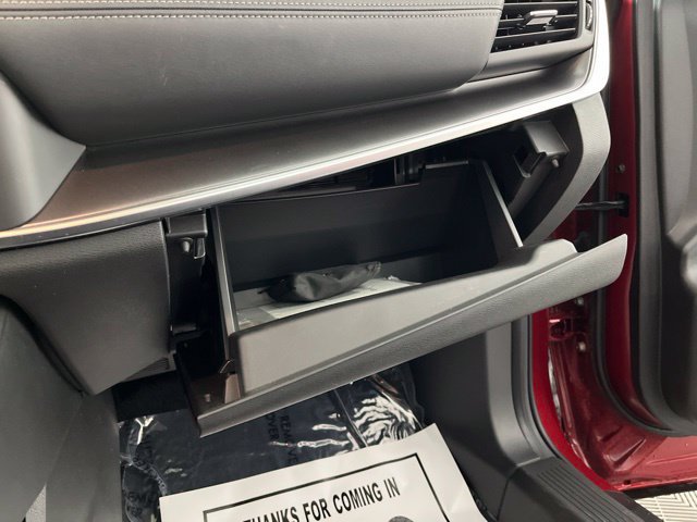 Certified 2025 Nissan Rogue SV w/ SV Premium Package FWD image 38