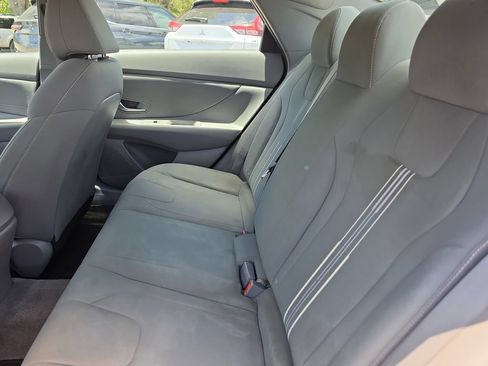 Used 2023 Hyundai Elantra SEL w/ Convenience Package FWD image 11