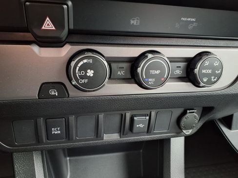 Used 2023 Toyota Tacoma SR RWD image 6