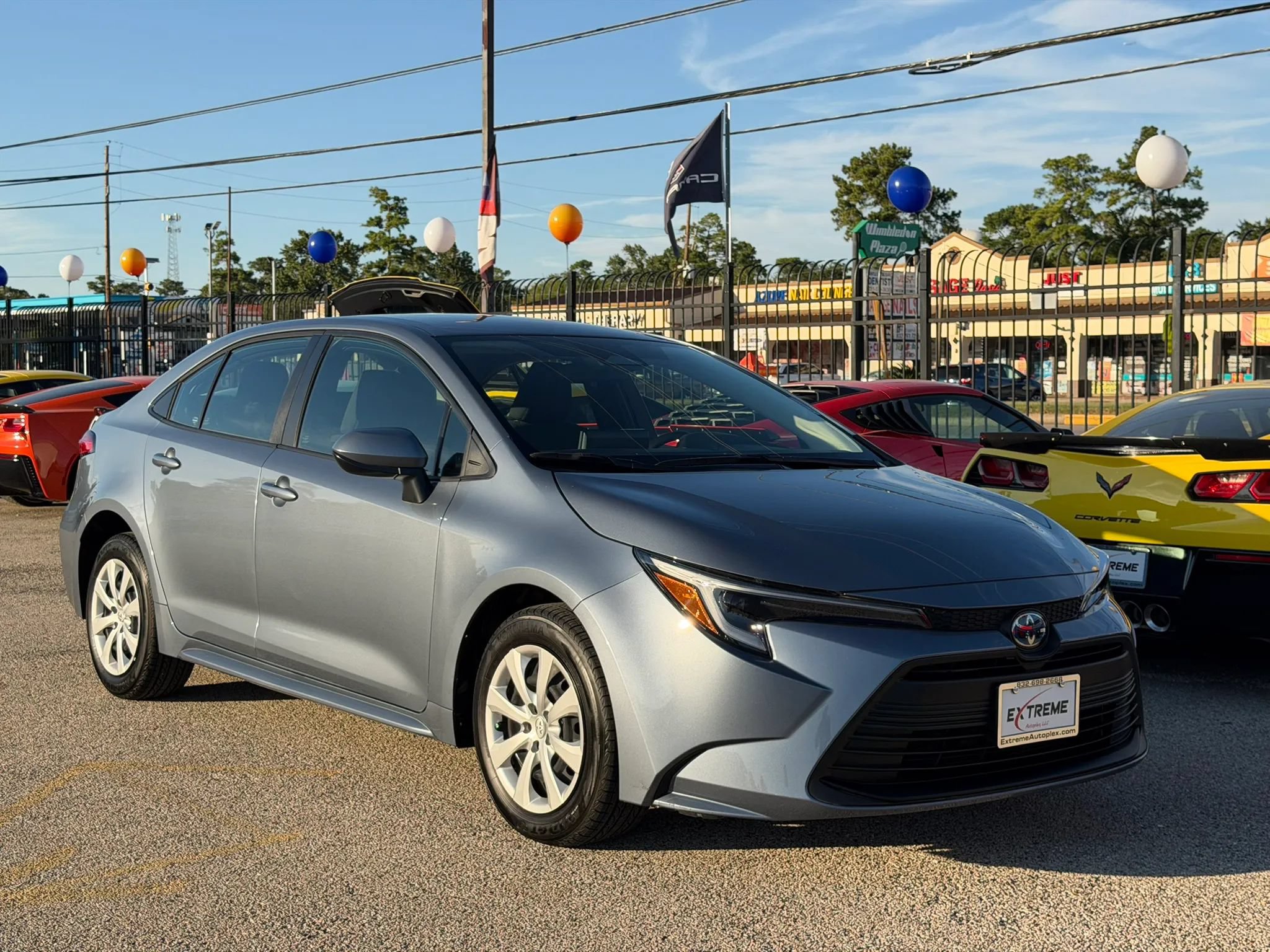 Used 2025 Toyota Corolla LE FWD image 5