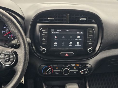 Used 2020 Kia Soul LX FWD image 16