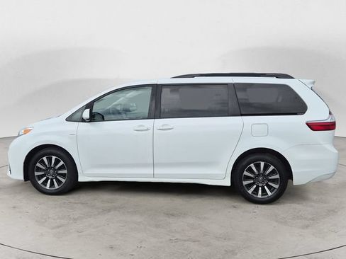 Used 2019 Toyota Sienna LE AWD/4WD image 8