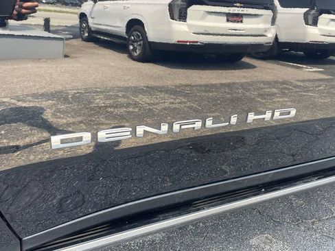 Certified 2026 GMC Sierra 2500 Denali Ultimate AWD/4WD image 9