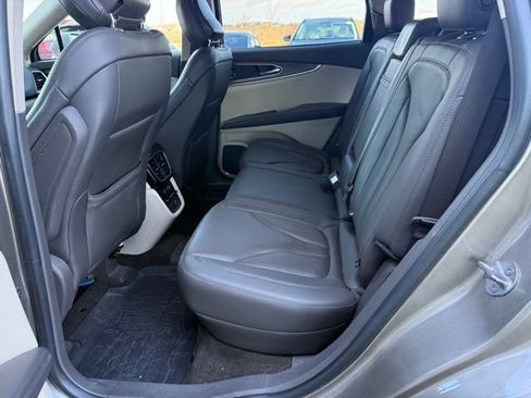 Used 2020 Lincoln Nautilus Reserve w/ Equipment Group 201A image 7