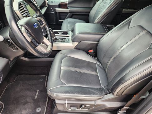 Used 2017 Ford F150 Platinum w/ Equipment Group 701A Luxury image 13