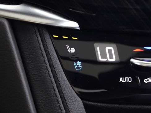 Used 2024 Cadillac XT6 Premium Luxury w/ LPO, Floor Liner Package AWD/4WD image 8