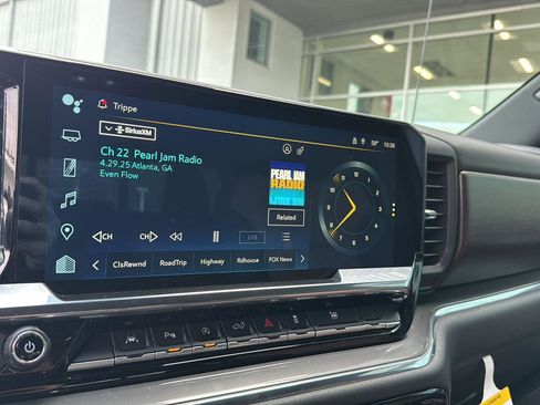 Used 2024 Chevrolet Silverado 1500 High Country w/ Technology Package image 22