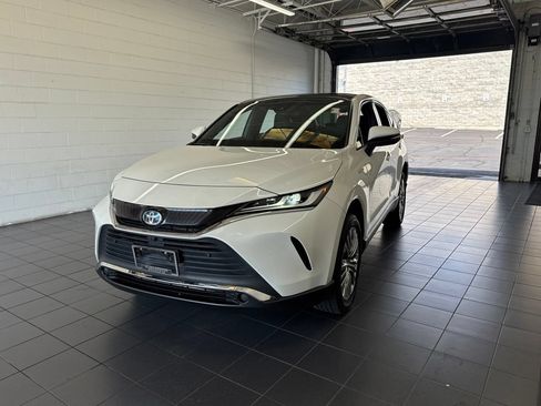 Certified 2021 Toyota Venza Limited AWD/4WD image 3