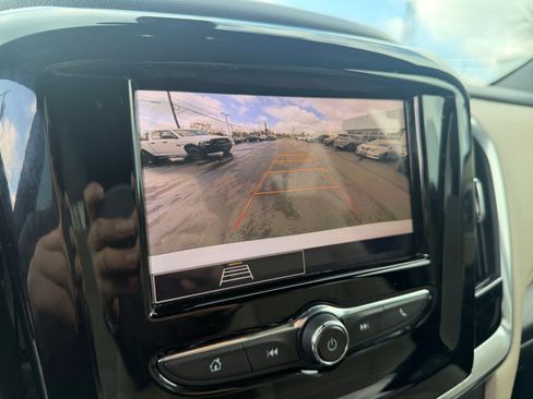 Used 2022 Chevrolet Traverse LS FWD image 23