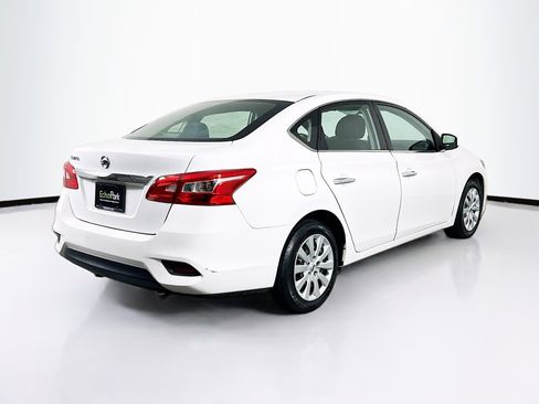 Used 2019 Nissan Sentra S image 9