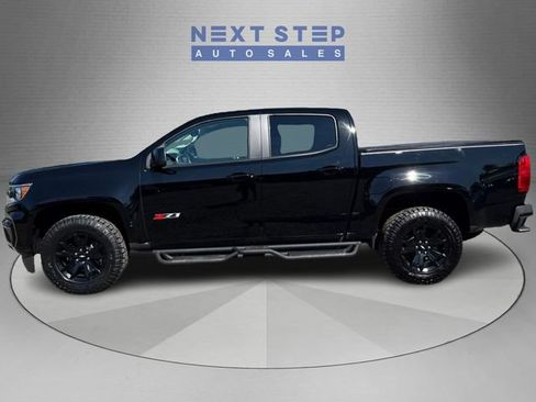 Used 2022 Chevrolet Colorado Z71 w/ Z71 Midnight Edition AWD/4WD image 4