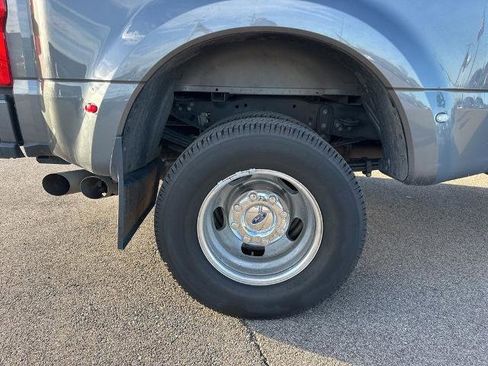 Certified 2024 Ford F350 Platinum w/ FX4 Off-Road Package image 12