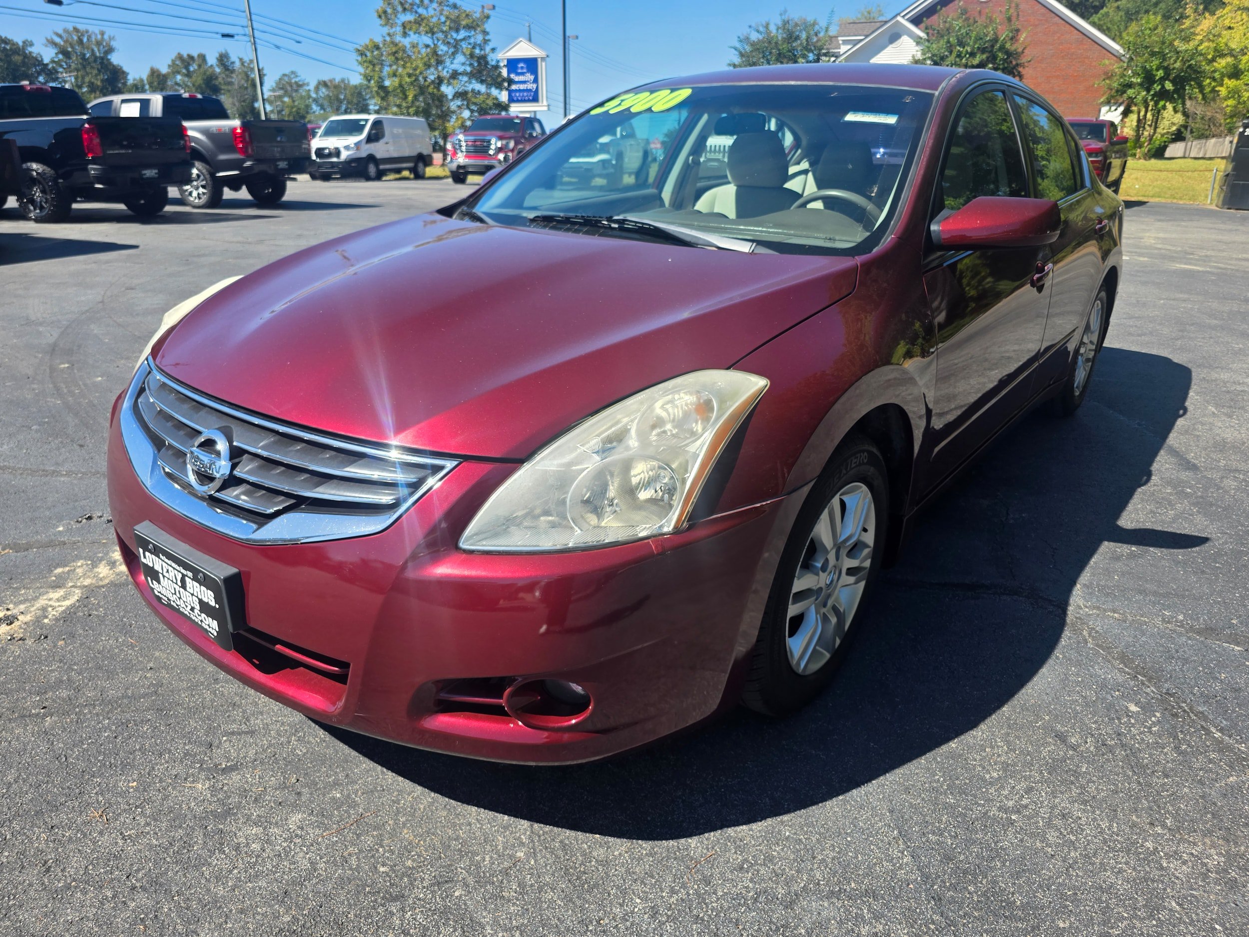 Used 2011 Nissan Altima 2.5 S w/ Special Edition Pkg FWD image 1