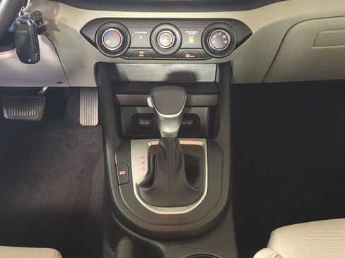 Used 2023 Kia Forte LXS w/ LXS Technology Package FWD image 19