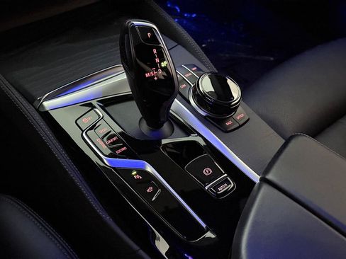 Used 2021 BMW M550i xDrive w/ Dynamic Handling Package AWD/4WD image 39