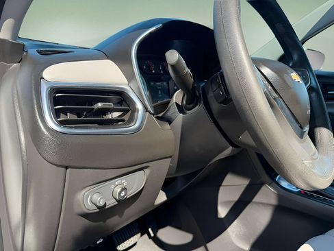 Used 2021 Chevrolet Equinox LS w/ LPO, Floor Liner Package FWD image 9