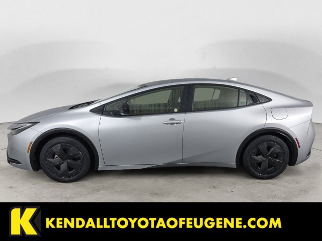 Used 2025 Toyota Prius LE FWD image 8