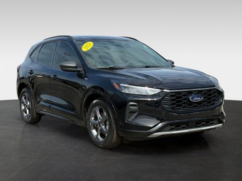 Used 2023 Ford Escape ST-Line FWD image 3