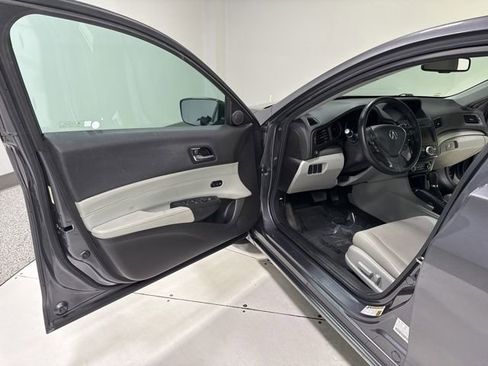 Used 2017 Acura ILX FWD image 10