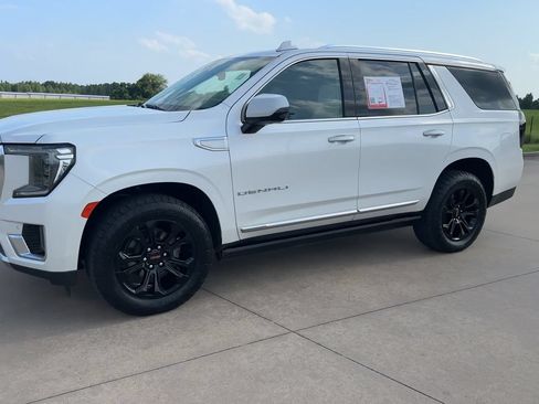 Used 2021 GMC Yukon Denali w/ Denali Premium Package RWD image 4