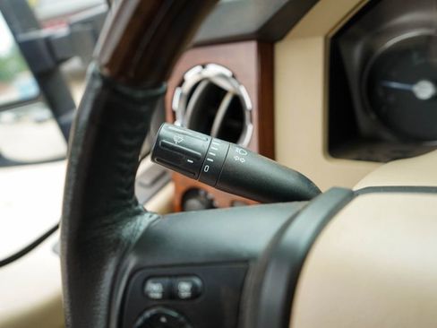 Used 2016 Ford F250 King Ranch w/ FX4 Off-Road Package AWD/4WD image 31