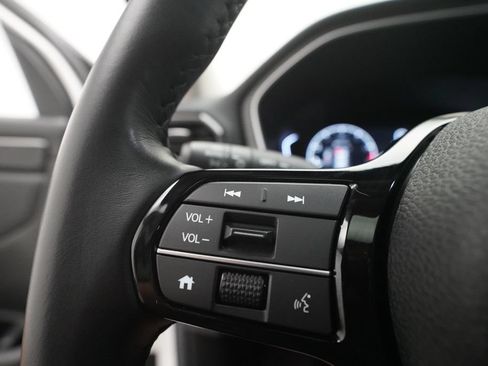 Certified 2025 Honda Pilot Touring image 19
