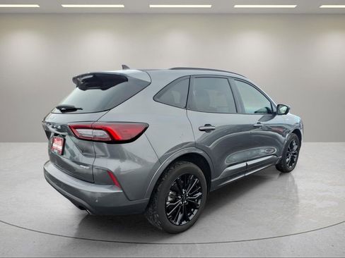 Used 2023 Ford Escape ST-Line Elite AWD/4WD image 3