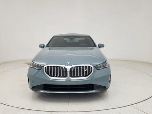 Used 2026 BMW i5 eDrive40 AWD/4WD image 3