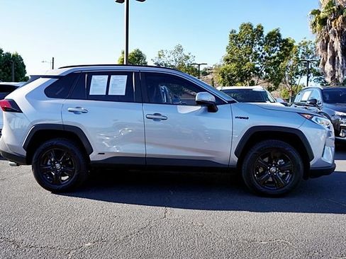 Used 2021 Toyota RAV4 XLE AWD/4WD image 7