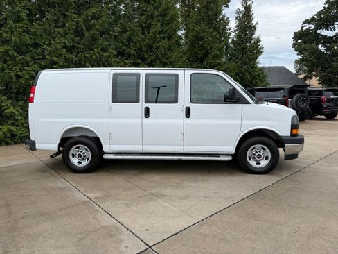 Used 2025 GMC Savana 2500 w/ Driver Convenience Package RWD image 24