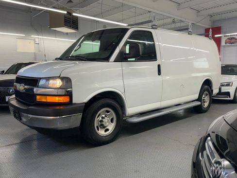 Used 2018 Chevrolet Express 2500 w/ Driver Convenience Package RWD image 1