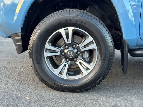 Certified 2019 Toyota Tacoma TRD Sport image 6