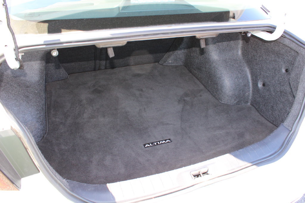 Used 2025 Nissan Altima 2.5 SV FWD image 8